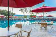 Swimming Pool Courtyard by Marriott King Kamehameha's Kona Beach Hotel