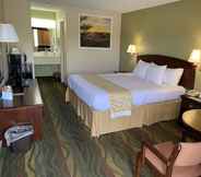 Bedroom 7 Days Inn by Wyndham Cartersville