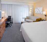 Bedroom 3 Courtyard by Marriott Montvale