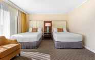 Bedroom 6 Hotel Omni Mont-Royal