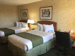 Bedroom 4 Days Inn & Suites by Wyndham Albuquerque North