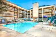 Swimming Pool Days Inn & Suites by Wyndham Albuquerque North