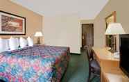 ห้องนอน 6 Days Inn by Wyndham International Falls