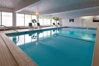 Swimming Pool Leonardo Hotel Wolfsburg City Center