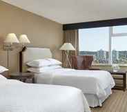 Bedroom 4 Sheraton Vancouver Guildford Hotel