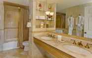 ห้องน้ำภายในห้อง 6 Biltmore Hotel - Miami - Coral Gables