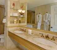 In-room Bathroom 6 Biltmore Hotel - Miami - Coral Gables