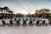 Swimming Pool Maingate Lakeside Resort