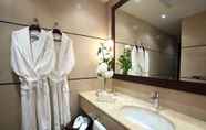 Toilet Kamar 3 Starhotels Ritz