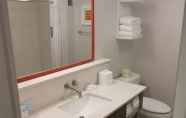 In-room Bathroom 7 Hampton Inn Rock Hill