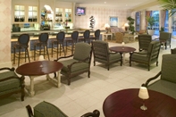 Bar, Cafe and Lounge DoubleTree Raleigh Durham Airport at Research Triangle Park