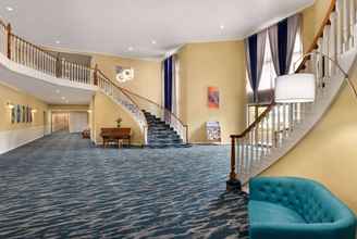 Lobby 4 Days Inn and Suites by Wyndham Sikeston