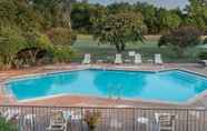 Swimming Pool 2 Quality Inn Ennis