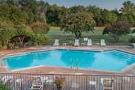 Swimming Pool Quality Inn Ennis