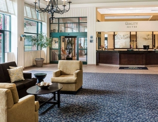 Lobby 2 Quality Suites Lake Wright - Norfolk Airport