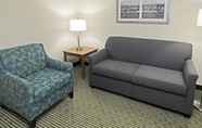 Common Space 4 Quality Suites Lake Wright - Norfolk Airport