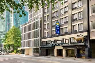 Exterior 4 Days Inn by Wyndham Vancouver Downtown
