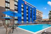 Swimming Pool Best Western Plus Executive Residency Denver-Central Park Hotel