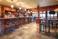 Quầy bar, cafe và phòng lounge Invermere Inn