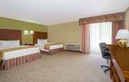 Bedroom 2 Days Inn & Suites by Wyndham Red Rock-Gallup