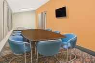 Dewan Majlis Days Inn & Suites by Wyndham Red Rock-Gallup