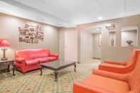 Lobby Days Inn by Wyndham Greenville