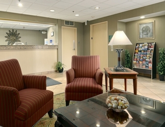 Lobby 2 Days Inn by Wyndham Greenville