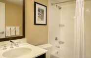 In-room Bathroom 4 Forest Park Hotel by MDR