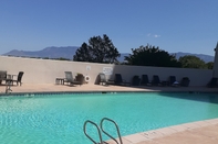 Swimming Pool Sheraton Albuquerque Airport Hotel