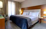 Kamar Tidur 4 Hotel Silken Amara Plaza