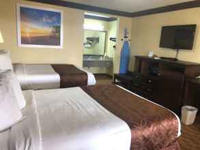 Bedroom 4 Days Inn by Wyndham Lake Charles