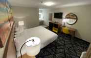 Bedroom 2 Days Inn by Wyndham Lake Charles