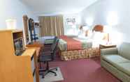 Bedroom 7 Rodeway Inn & Suites New Paltz - Hudson Valley