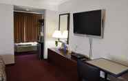 Bedroom 4 Rodeway Inn & Suites New Paltz - Hudson Valley