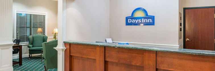 Lobby Days Inn by Wyndham Paducah