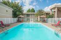 Swimming Pool Days Inn by Wyndham Paducah