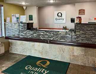 Lobby 2 Quality Inn