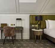 Kamar Tidur 3 100 Queen's Gate Hotel London, Curio Collection by Hilton