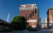 Exterior 7 Hampton Inn St. Louis-Downtown (At the Gateway Arch)