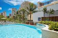 Swimming Pool Hilton Garden Inn Waikiki Beach