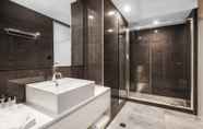 In-room Bathroom 7 Canberra Rex Hotel & Serviced Apartments