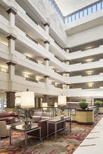 Lobi 4 Sheraton Suites Akron Cuyahoga Falls