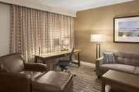 Common Space Sheraton Suites Akron Cuyahoga Falls