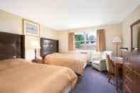 Bedroom Knights Inn Endwell