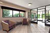 Lobby Days Inn by Wyndham Monmouth Junction/S Brunswick/Princeton