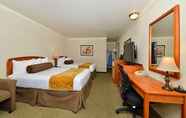 Bedroom 4 Best Western Holiday Hotel