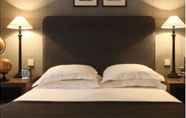 Kamar Tidur 3 New Hotel Roblin La Madeleine