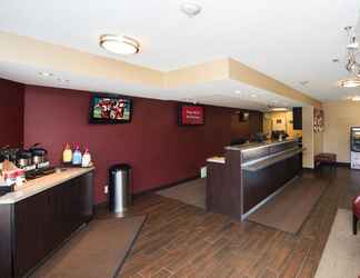 Lobby 2 Red Roof Inn PLUS+ Mt Pleasant - Patriots Point