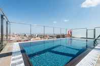 Swimming Pool Catalonia Park Putxet Hotel