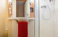 Toilet Kamar 4 ibis Cannes Centre